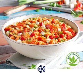 Köstliche Salatkomposition für warme Sommertage! Kritharaki-Nudeln, knackige Paprikawürfel, Hirtenkäse (aus Kuhmilch), halbgetrocknete Tomaten und Frühlingszwiebeln, mit einem mediterranen Dressing mit hochwertigem Olivenöl und feinen Kräutern. Ideal als raffinierter Salat zum Grillen oder auch als Mittagssnack fürs Büro. Zum Produkt.